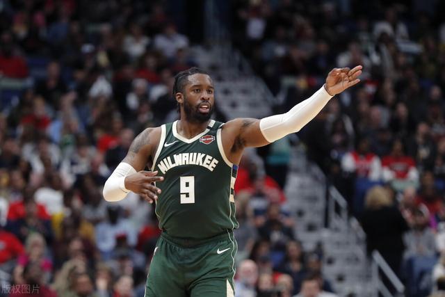 周琦15+9首钢胜深圳 郭艾伦40分广州不敌北控