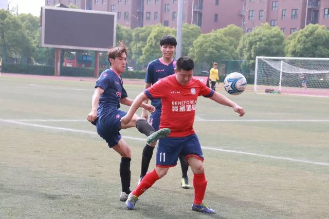 欧冠-马内穆勒进球 悍腰双响 拜仁4-2胜提前出线