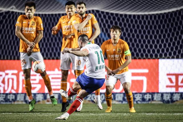 欧联杯-吉鲁普利希奇赖因德斯破门 AC米兰4-2胜
